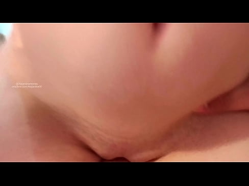 ❤️ 睡在姐姐的房间里,就这样被吵醒了 Porn video﹏﹏