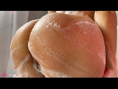 ❤️ 布鲁内特在淋浴时用振动器自慰阴部达到强烈的高潮 Porn video﹏﹏