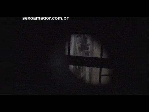 ❤️ 金发女郎被隐藏在空心砖后面的邻居偷窥者偷偷录影 Porn video﹏﹏
